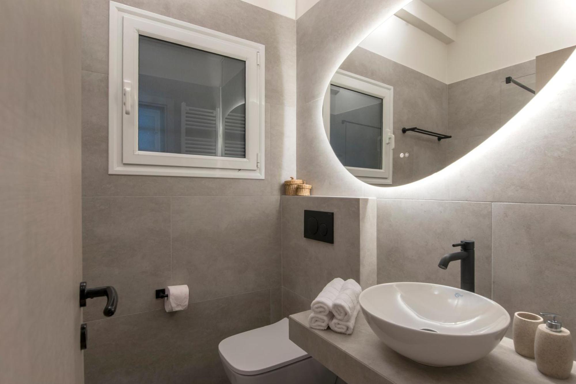 Modern Ilisian Apartment Athens Ngoại thất bức ảnh